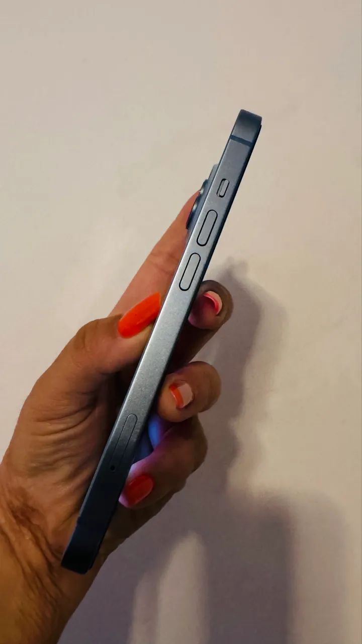 iPhone 14 azul  - Foto 4