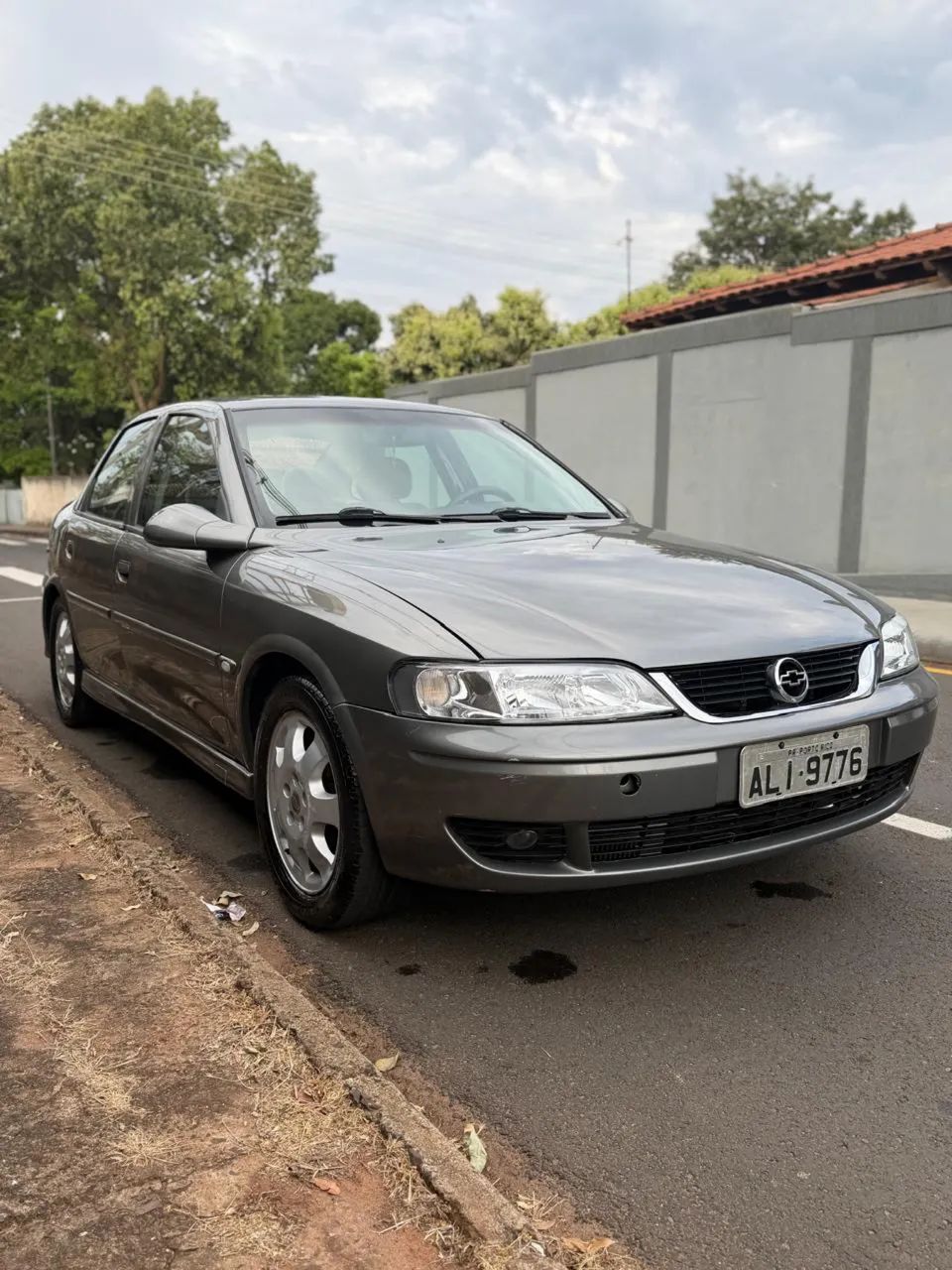 Chevrolet Vectra CD 2.2 16V / 2.0 16V Mec./aut. 2004