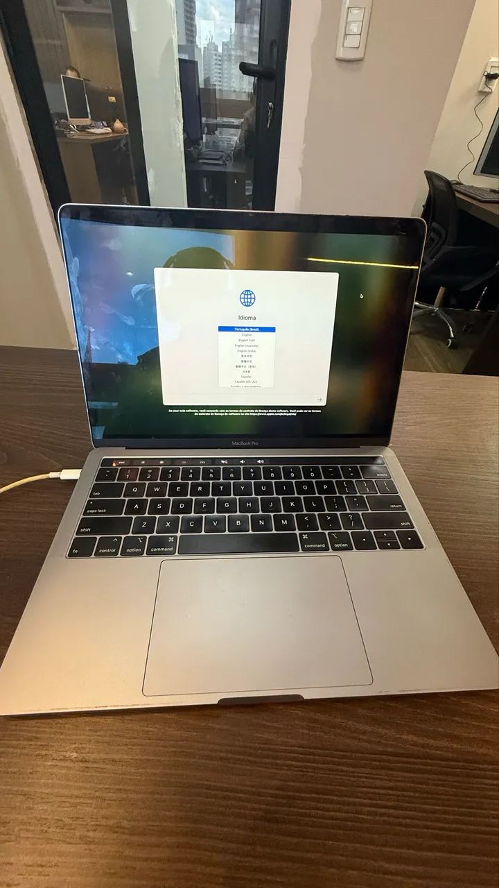 MacBook Pro 13? 2018 conservado! Touch Bar, tudo funcionando