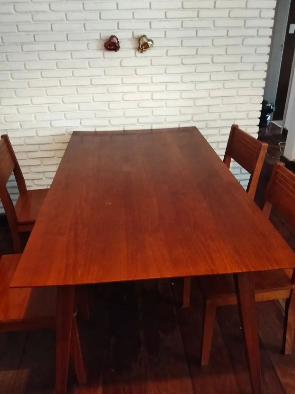 Mesa de madeira maciça de jantar com 4 cadeiras - Foto 2