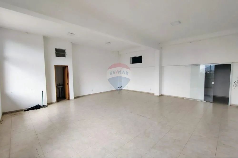 Sala comercial arejada para locação nova - 64,63 m² no Centro - Foto 3