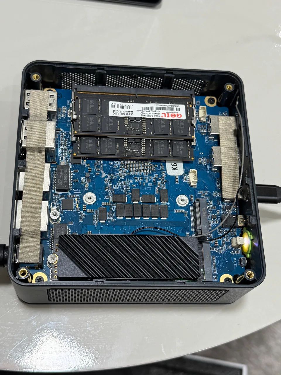 Mini Pc GMKtec 7840hs top de linha - Foto 5