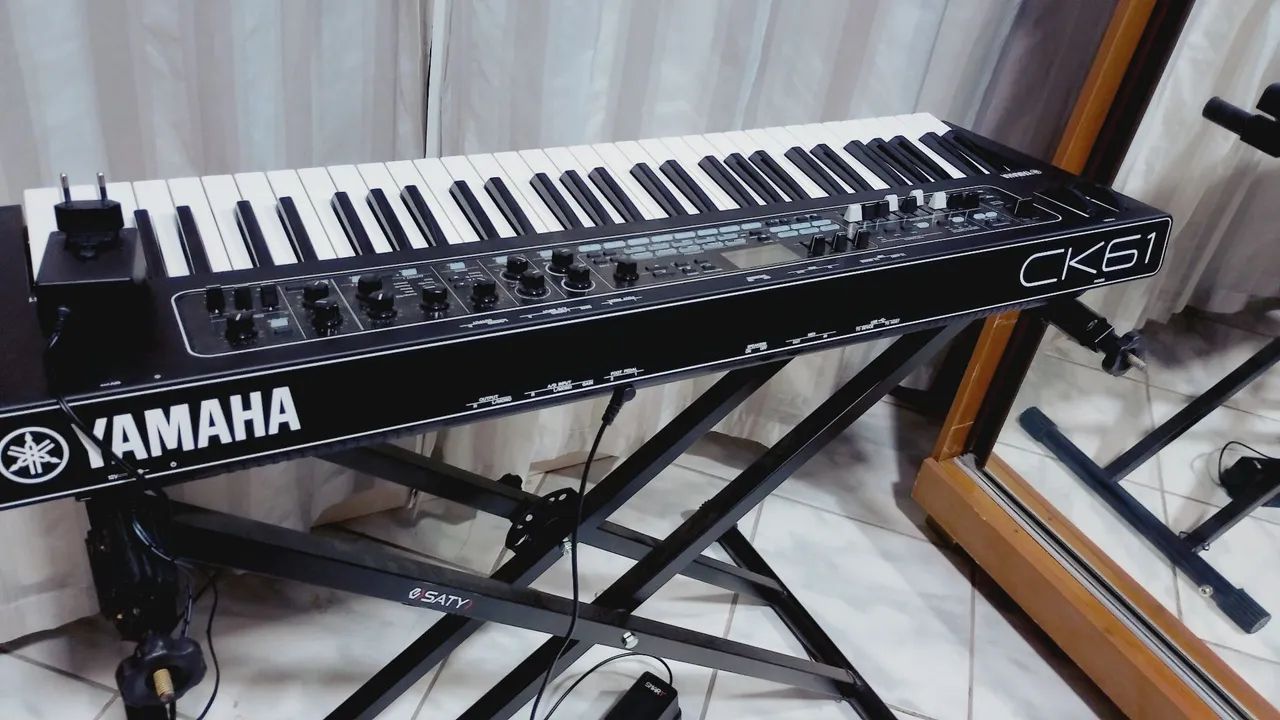 TECLADO YAMAHA CK61 - Foto 2