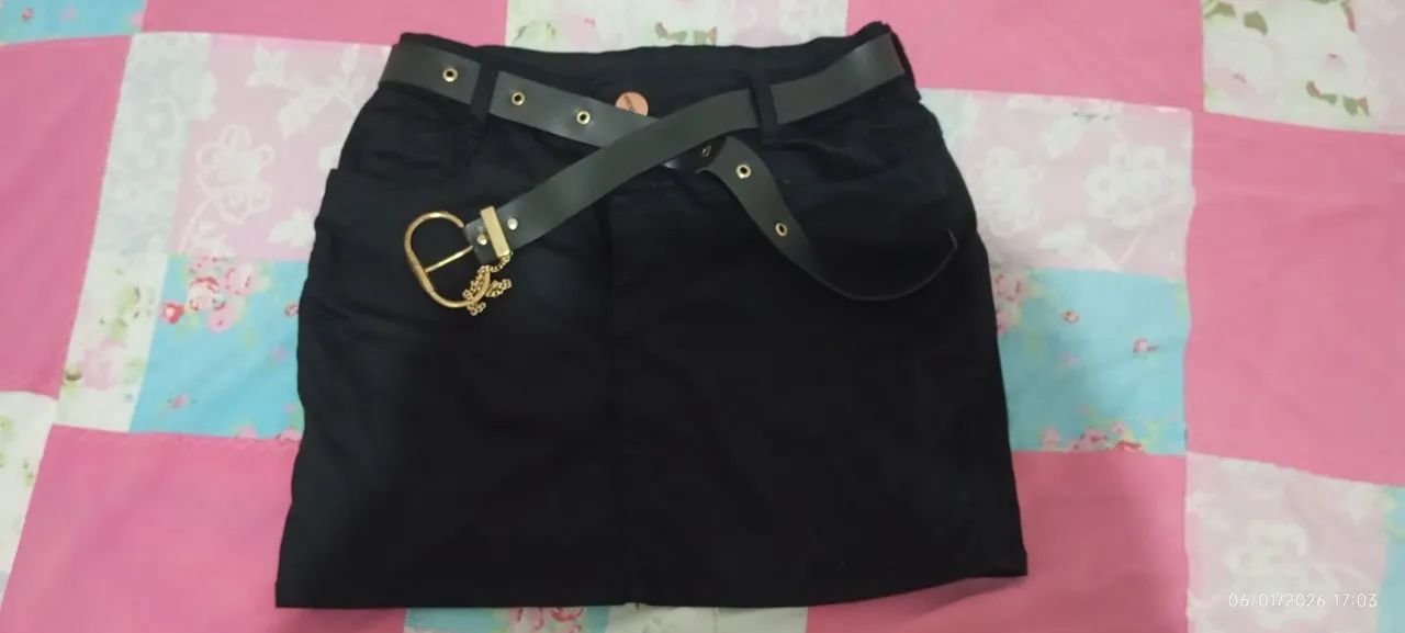Saia preta jeans com cinto 