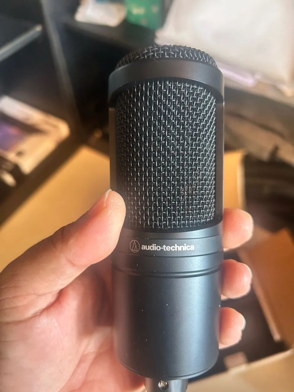 Microfone AT2020