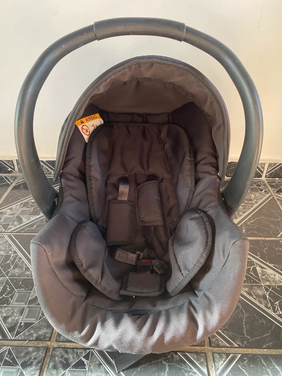 Carrinho de bebê + bebê conforto 