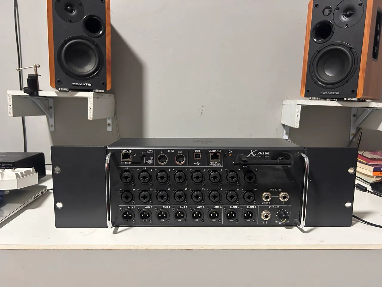 Mesa de Som DIGITAL Behringer XR 18 