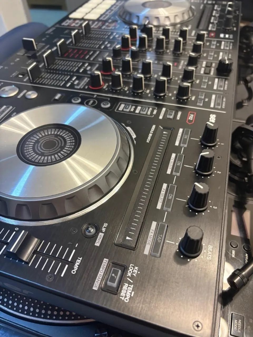 Controladora Pioneer DDJ-SX2 estado de nova