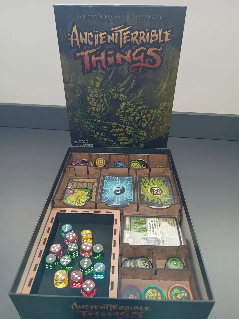 Jogo de Tabuleiro Ancient Terrible Things - Foto 3