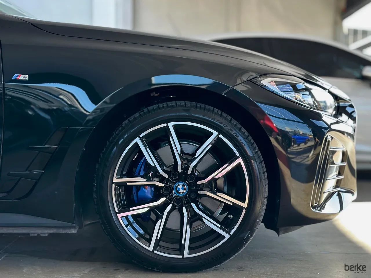 BMW i4 E-drive 35 M Sport (elétrico) 2024 - Foto 3