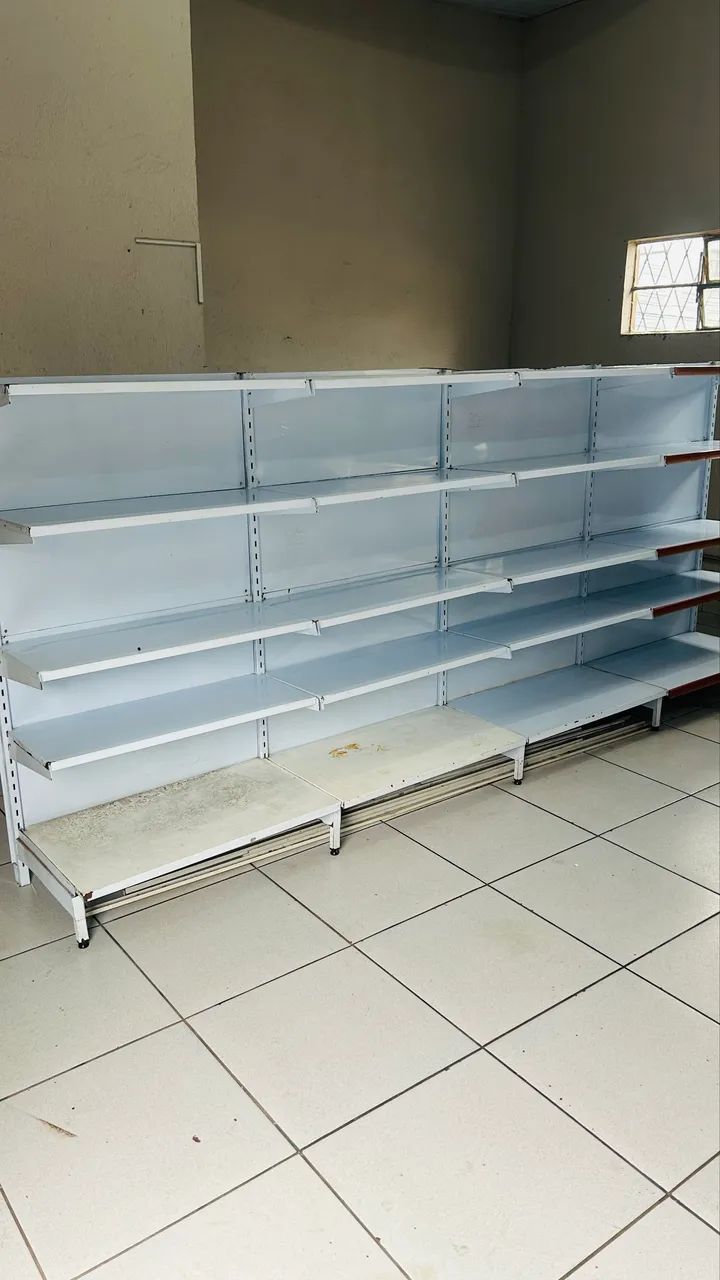 Vendo gôndola de parede 