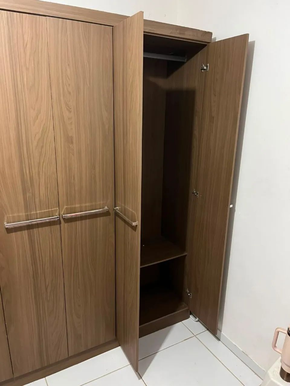 Guarda roupa 6 portas  - Foto 5