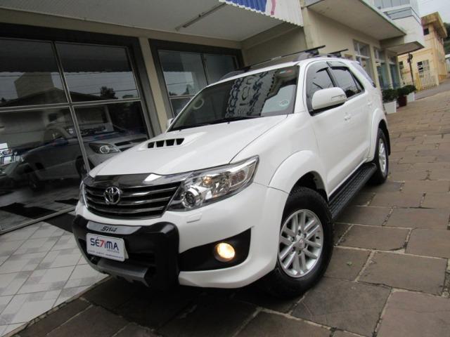 Hilux SW4 SRV 4x4 Aut / 7 Lug - 2015