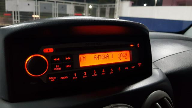 Fiat Doblò ADV , 6 lugares, muito nova - Foto 17
