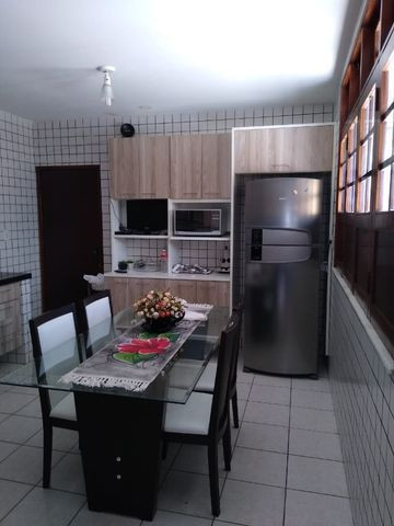 Excelente e ampla casa 3 suits e piscina Proximo a Faculdades, e comercio e Hospital - Foto 8