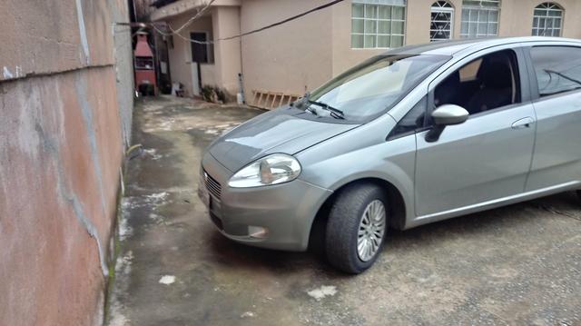 Vendo um punto 1.6 essence. carro completâo! meu Whatsapp - Foto 2