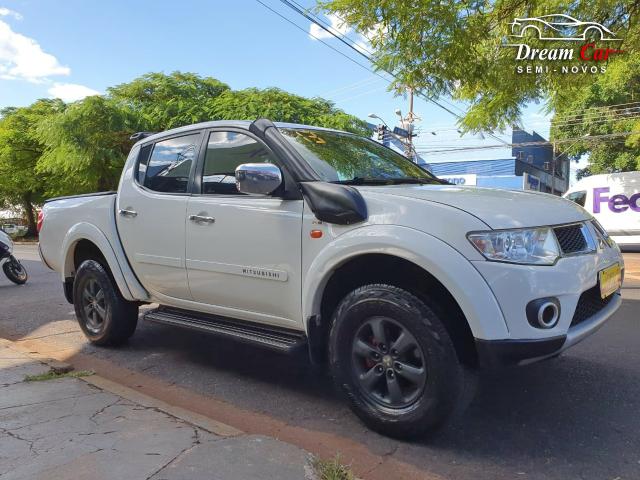 Mitsubishi L200 Triton 3.5 HPE 4x4 CD Flex automático IPVA pago 2013 - Foto 2