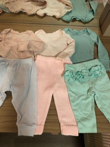 Roupas10 roupas de bebê Carters e outras RN até 3 meses - Foto 5