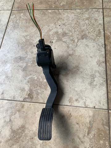 Pedal do acelerador citroen c4 pallas 2,0 16v original