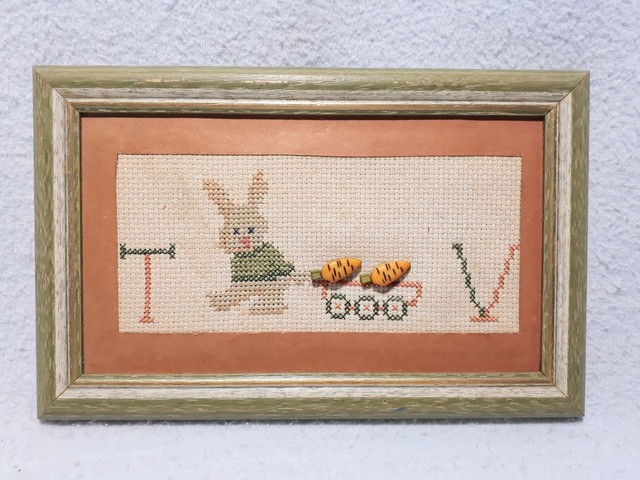 Quadro bordado coelho da páscoa