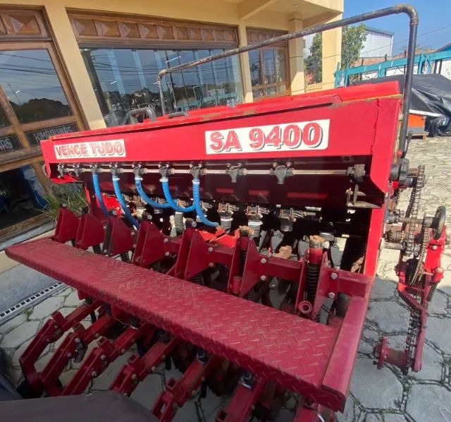 Plantadeira de plantio direto Marca Vence tudo Mod SA9400