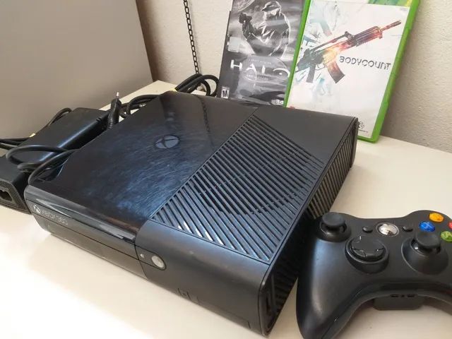 Console Xbox 360 com HD de 500gb bloqueado funcionando