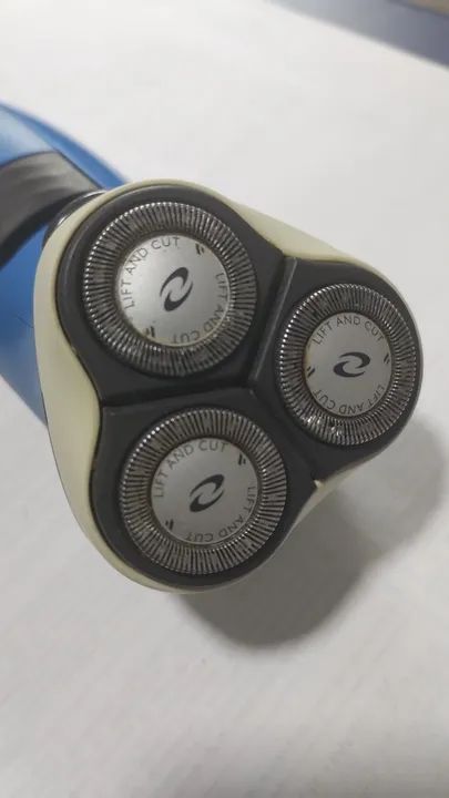 Barbeador Elétrico Recarregável Philips Modelo HQ 6920, usado, funcionando, em bom estado - Foto 4