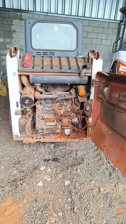 Bob Cat Mini carregadeira S130 - Foto 4