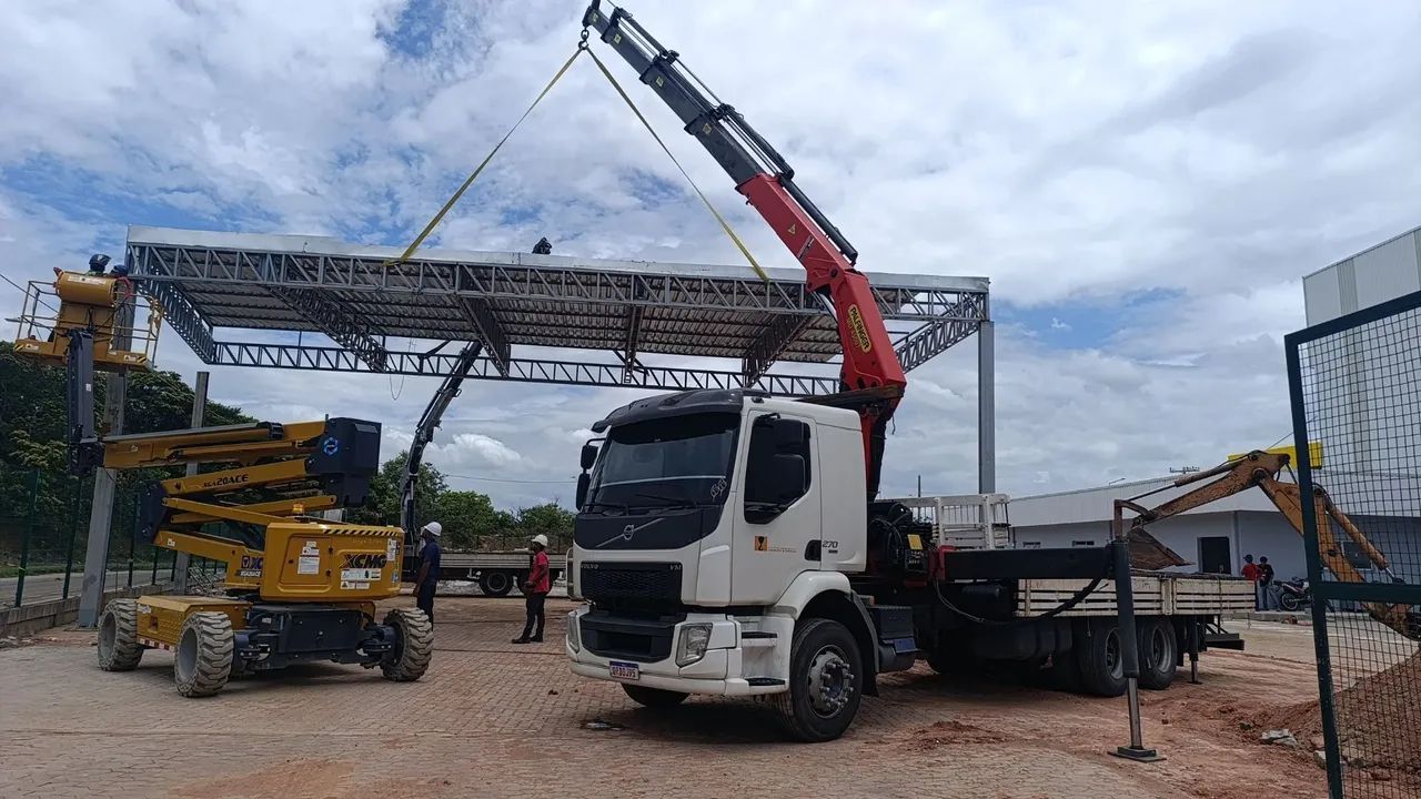 Caminhão munck disponível, GUINDASTES 70 85 e 100 toneladas disponível. - Foto 4