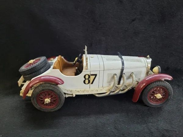 Miniatura Mercedez-benz 33k Burago 1/18