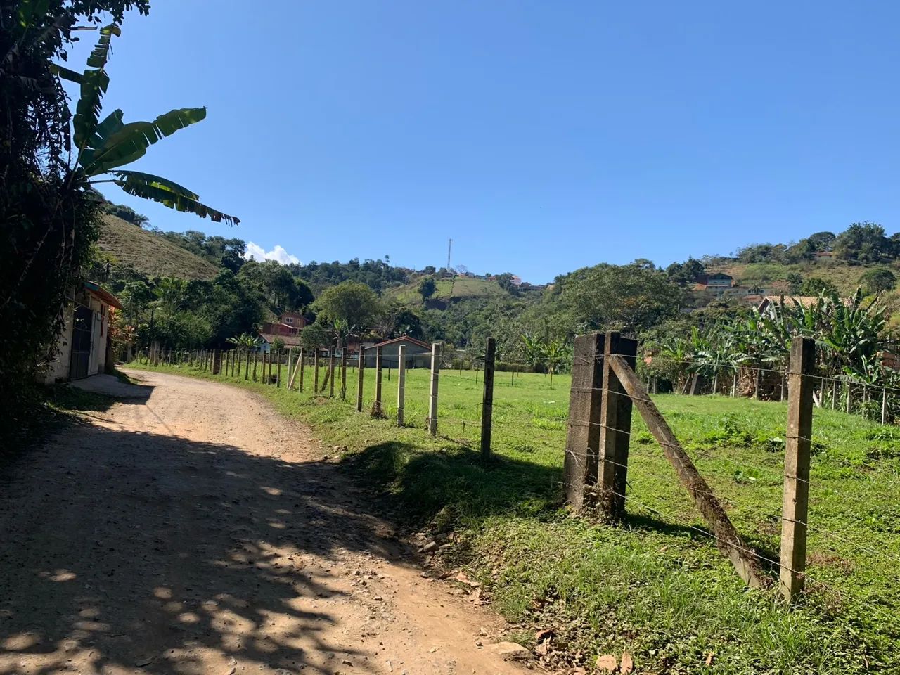 Penedo , dois terrenos ( 800 m cada )próximo centrinho !