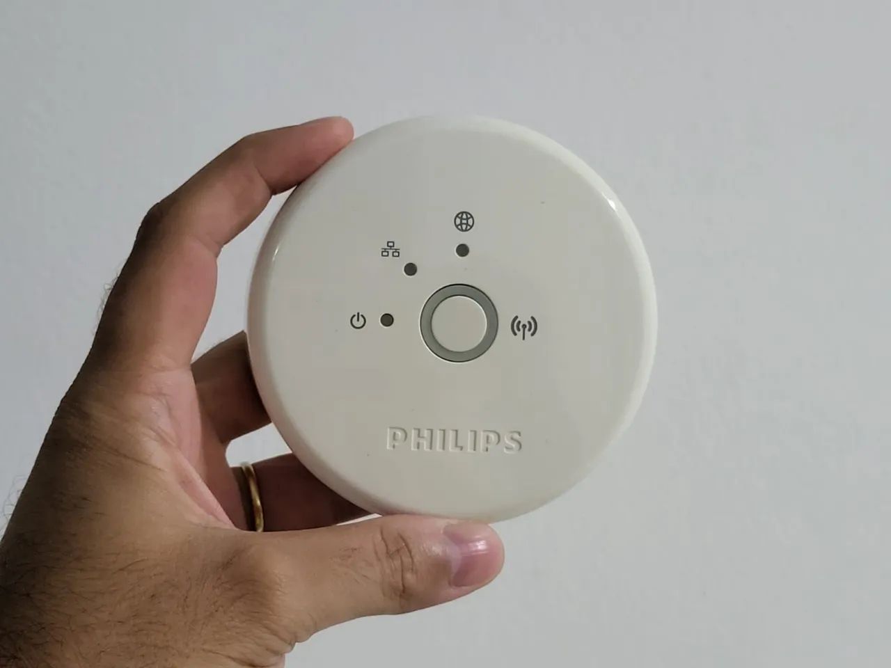 Kit Philips Hue com Hue Bridge e Duas Lâmpadas - Foto 4