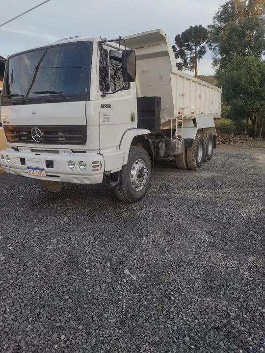 Caçamba traçado Mercedes 2726 ano 2009 top de caminhão  - Foto 7