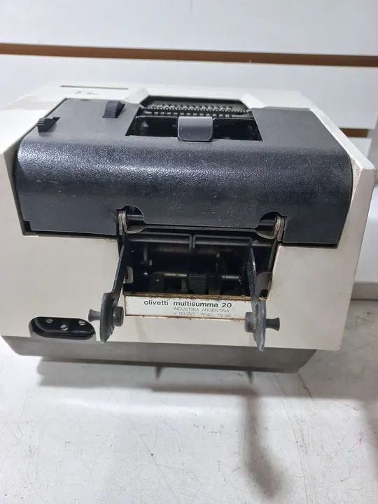 Calculadora antiga elétrica Olivetti  - Foto 2