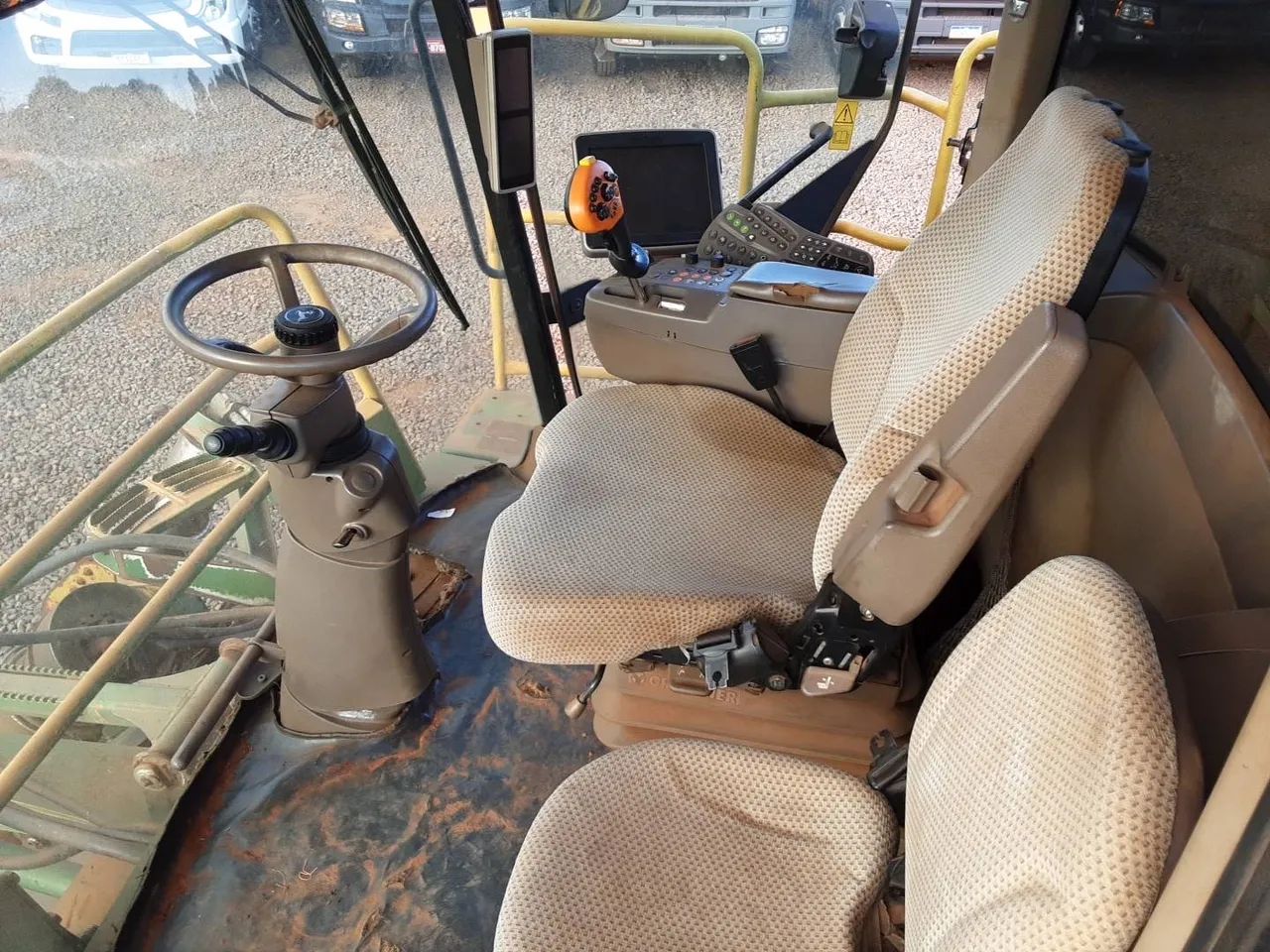 COLHEDORA DE CANA JOHN DEERE CH570 ano 2018 - Foto 5