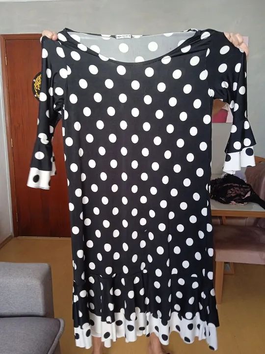 Vestido de bolinhas preto e branco plus size tamanho G/GG