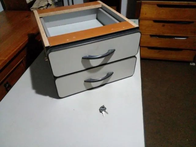 Mesa de escritório  em L 90 graus conservada! - Foto 5