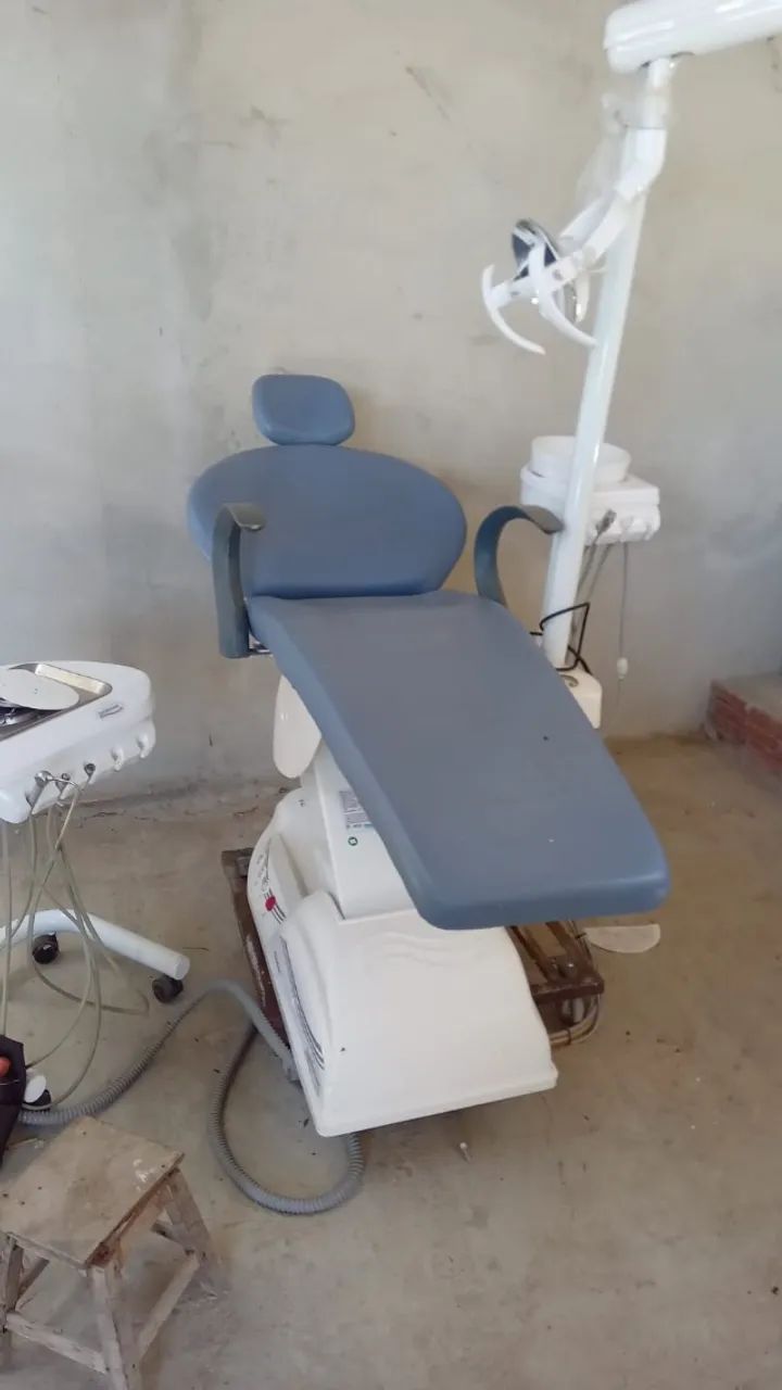 CADEIRA ODONTOLOGICA E OUTROS EQUIPAMENTOS - Foto 3