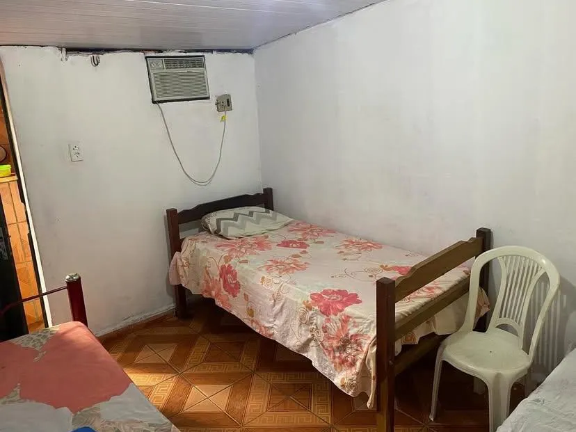 QUARTOS PARA ALUGAR.
