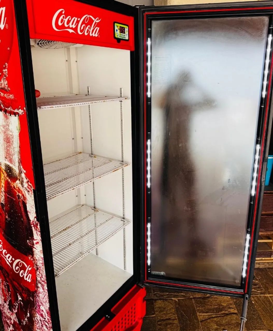 OPORTUNIDADE - Vendo Freezer Expositor Vertical IMBERA Coca-Cola