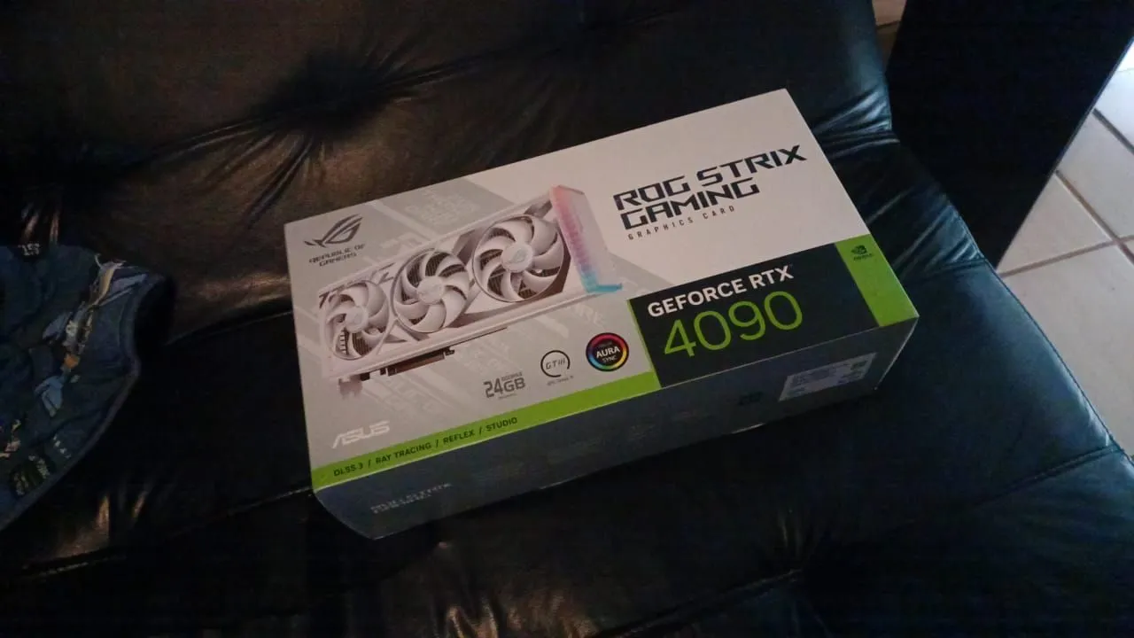 RTX 4090 ASUS ROG Strix white Gaming