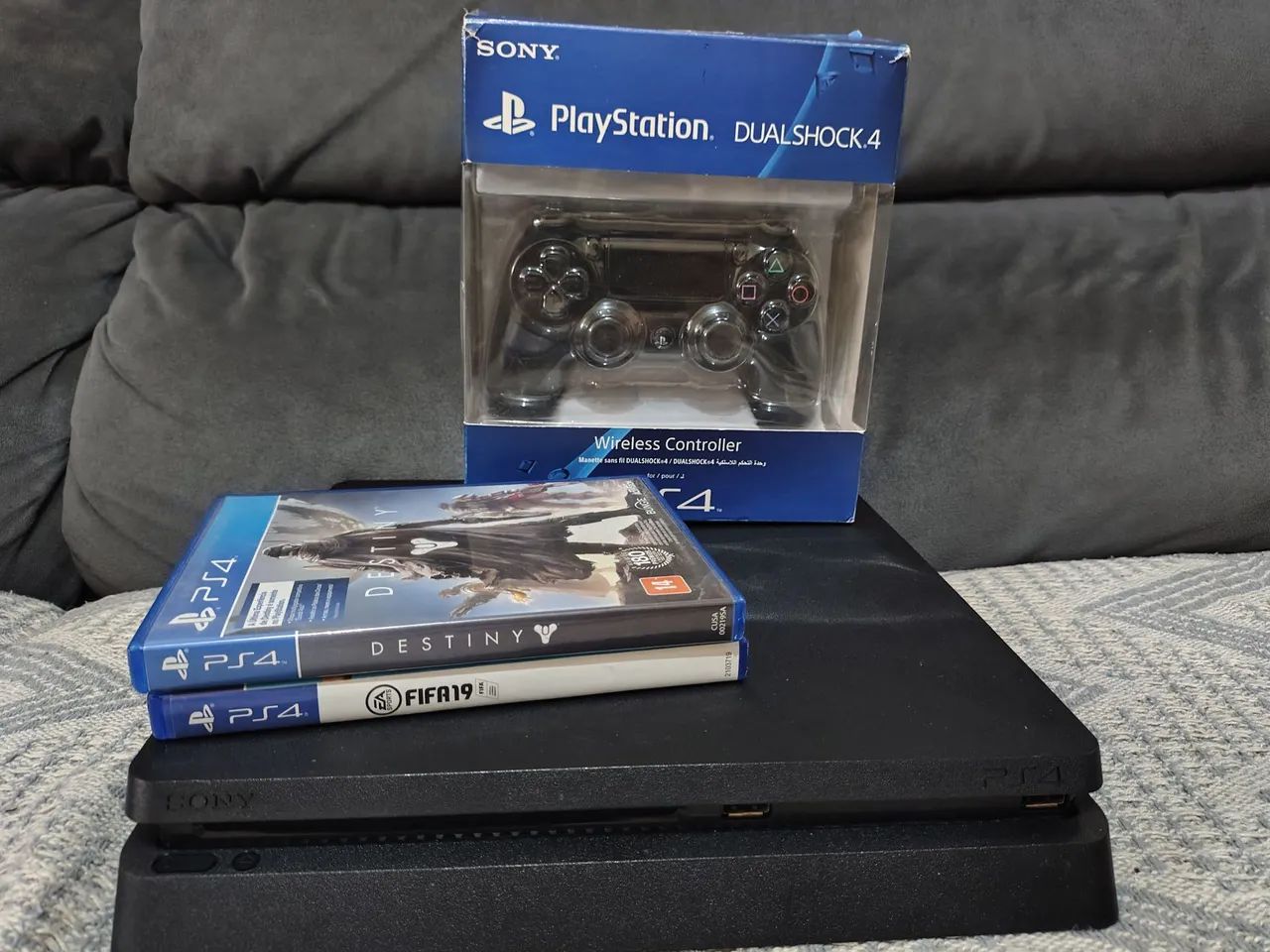Playstation 4 modelo Slim com HD de 1tb. Top. Aceito troca*