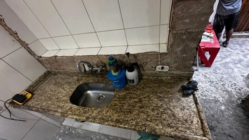 Pia de mármore com cuba