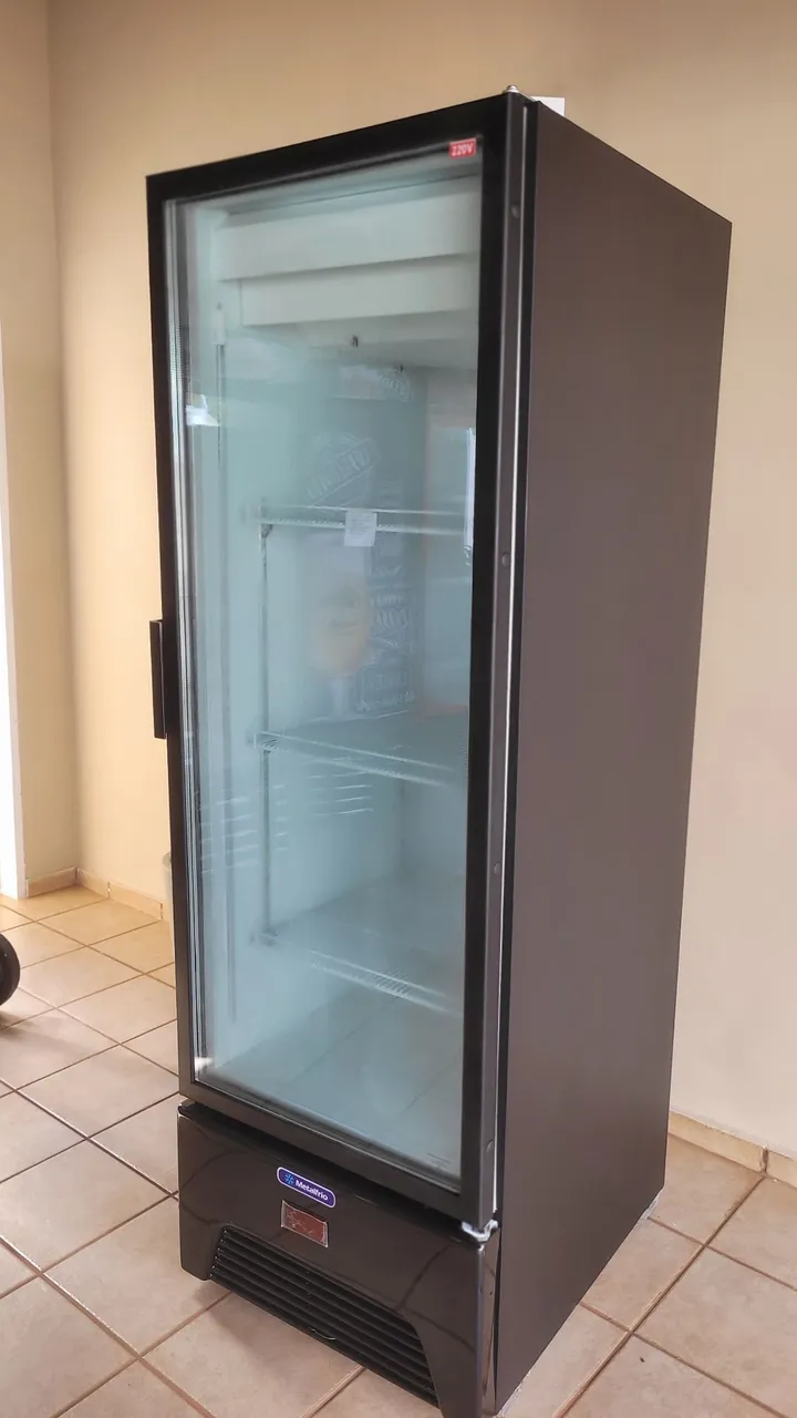 Geladeira Expositora - Metalfrio usada 12x360 cartão