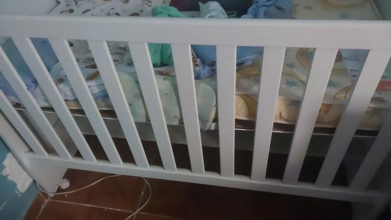 Berço de Bebê Branco + colchão 