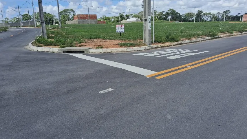 Vendo um exelente lote se Esquina