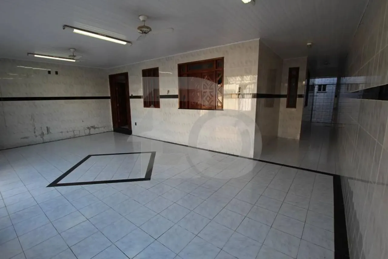 Imóvel Amplo com 3 Banheiros e Lavanderia em Alvenaria no Orlando Dandas