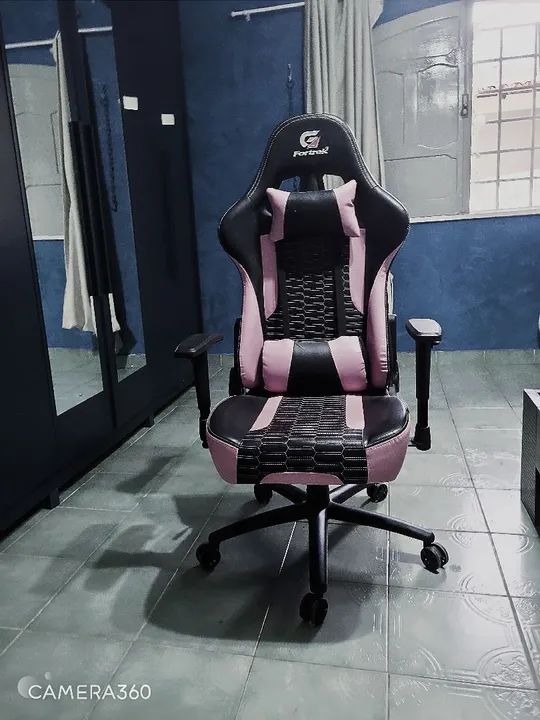 Fortrek Gaming Chair, Black and Pink
