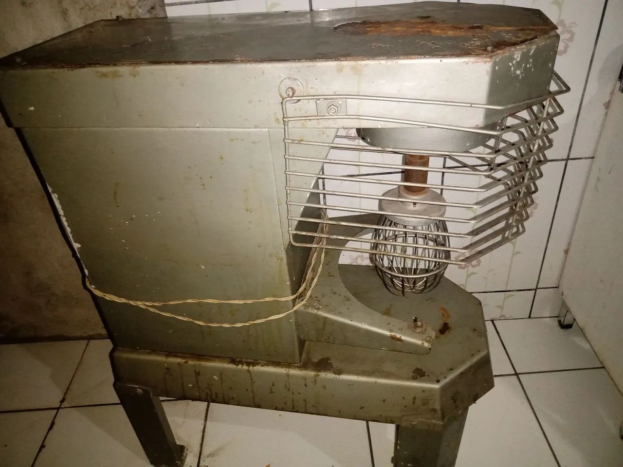 Masseira para pão funcionando  preciso desocupar espaço urgente - Foto 4