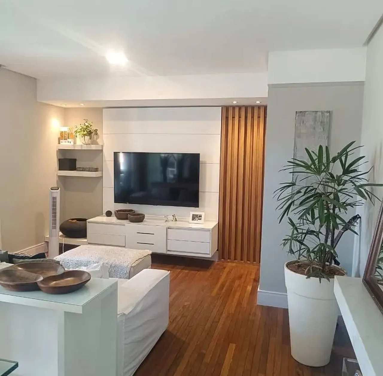 Apartamento disponível para aluguel em Alphaville I, com 4 quartos (3 suítes), 145 m², mob